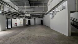 Penrose (D14), Retail #613316041